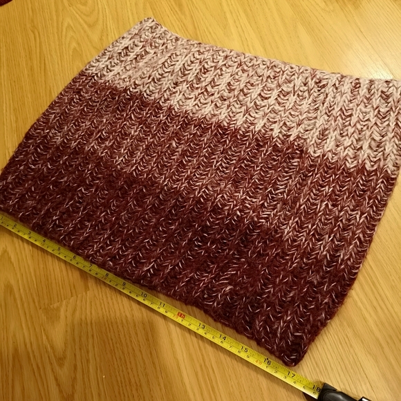 100% Acrylic Scarf - Picture 11 of 15